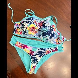 ⭕️ Swim Suit. Bikini & top